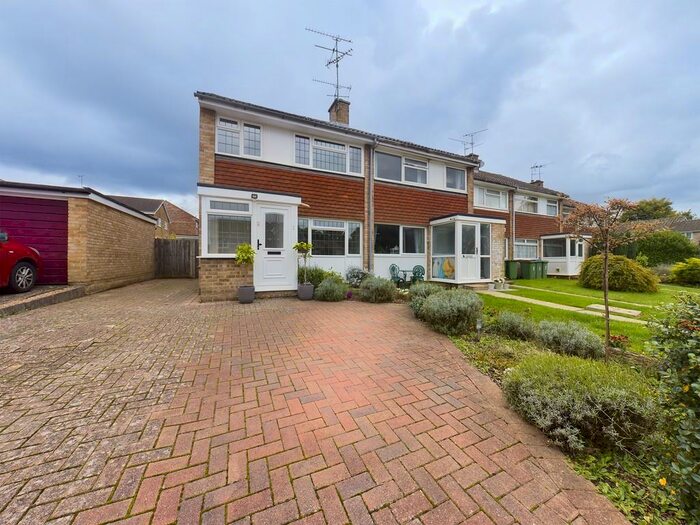 3 Bedroom End Of Terrace House To Rent In Fern Way, Horsham, RH12