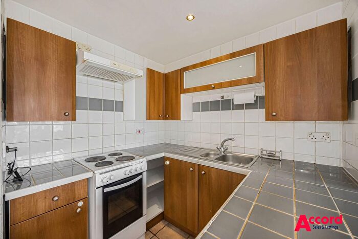 1 Bedroom Maisonette To Rent In Columbine Way, Romford, RM3