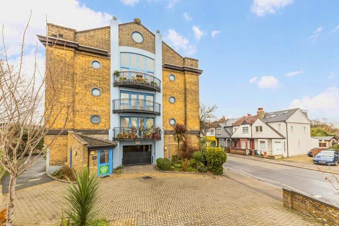 2 Bedroom Flat To Rent In Acton Lane, London, W4