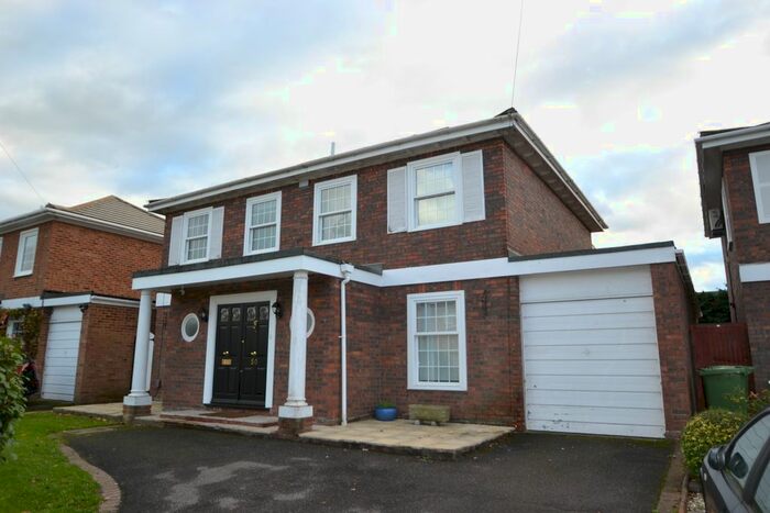 5 Bedroom Detached House To Rent In Chiltern Road, Maidenhead, SL6