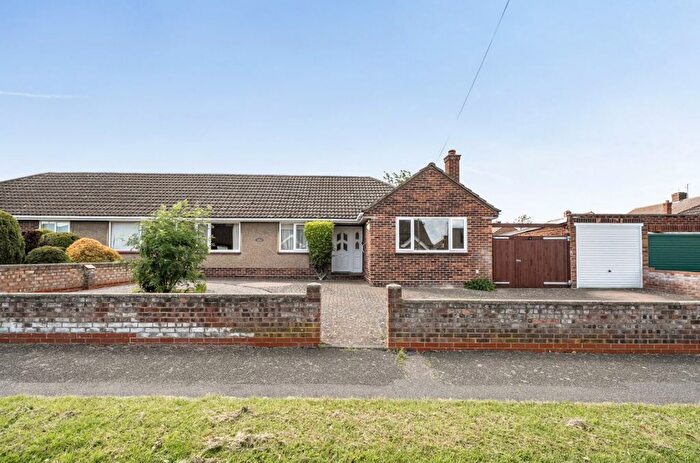 3 Bedroom Semi-Detached House For Sale In Northcote, Bedford, MK41