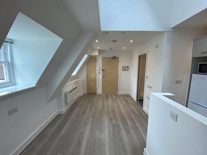 Studio To Rent In Barrett - Ref, CT1