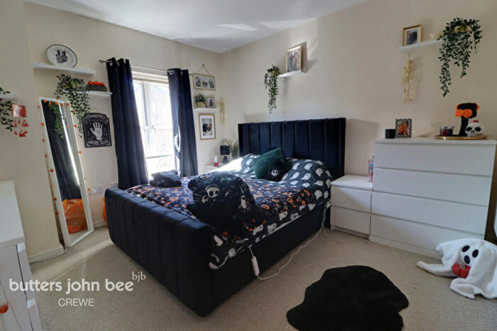 2 Bedroom Apartment For Sale In St Georges Court, Crewe, CW2