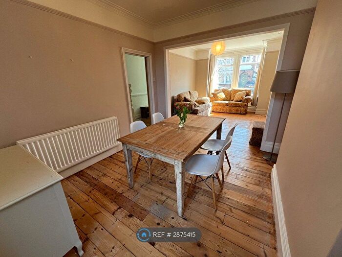 4 Bedroom Semi-Detached House To Rent In Chepstow Road, London, W7