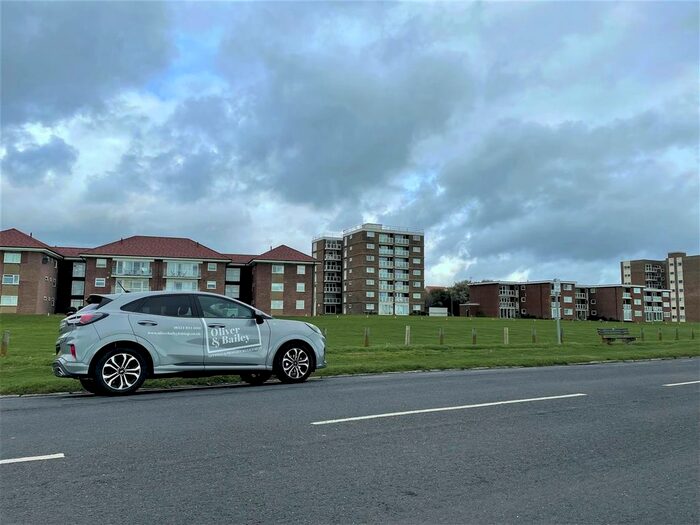 2 Bedroom Flat To Rent In Sutton Place, Bexhill-On-Sea, TN40