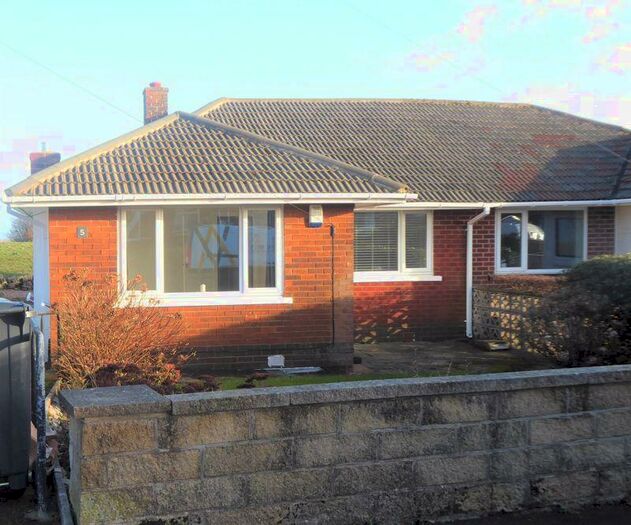 2 Bedroom Bungalow To Rent In Burned Grove, Halifax, HX3