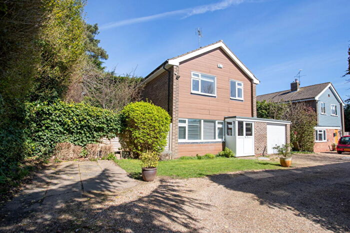 3 Bedroom Detached House To Rent In Bishops Road, Farnham, GU9