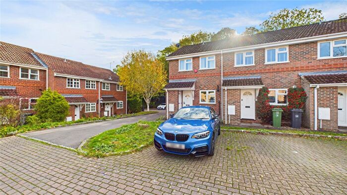 2 Bedroom End Terrace House For Sale In Lightwater, Surrey, GU18