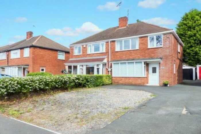 3 Bedroom Semi-Detached House To Rent In Hamstead Road, Great Barr, Birmingham, B43