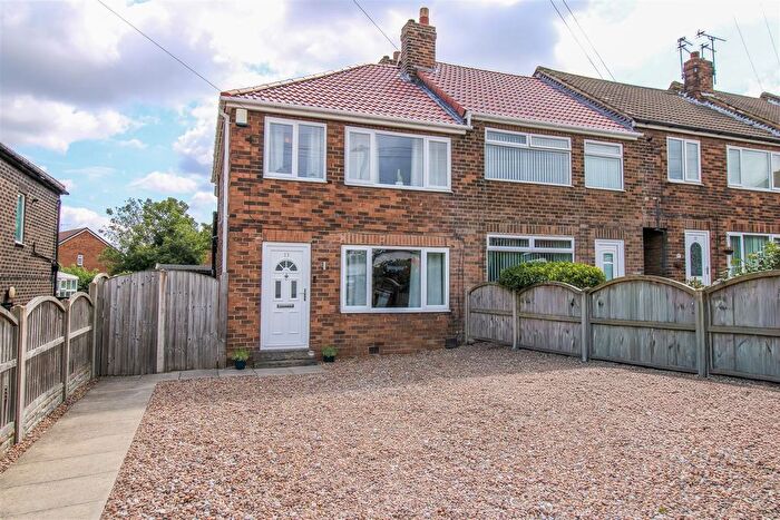3 Bedroom End Terrace House For Sale In Knightsway, Robin Hood, Wakefield, WF3