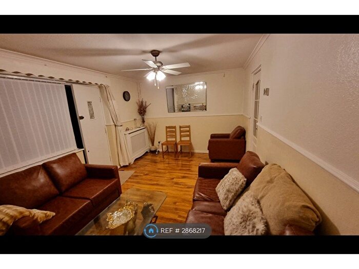 3 Bedroom Terraced House To Rent In Monday Crescent, Newcastle Upon Tyne, NE4