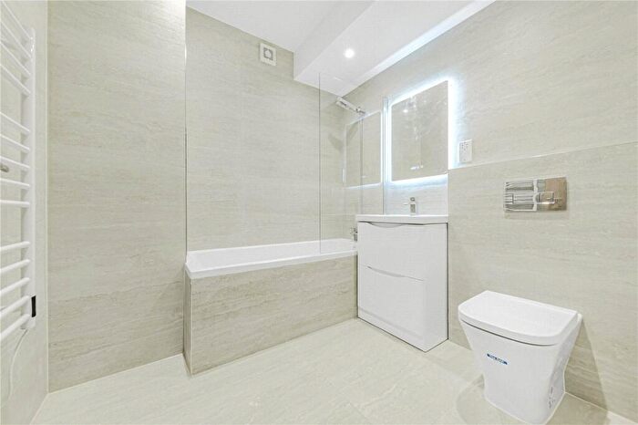 1 Bedroom Apartment For Sale In Springbank Road, London, SE13