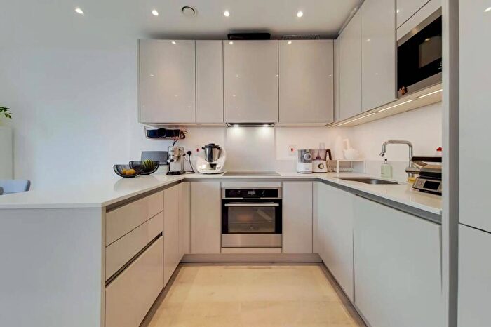 2 Bedroom Flat To Rent In Rochester Place, Camden, London, NW1