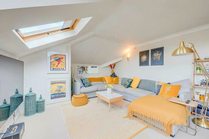 2 Bedroom Flat To Rent In Pearfield Road, Forest Hill, London, SE23