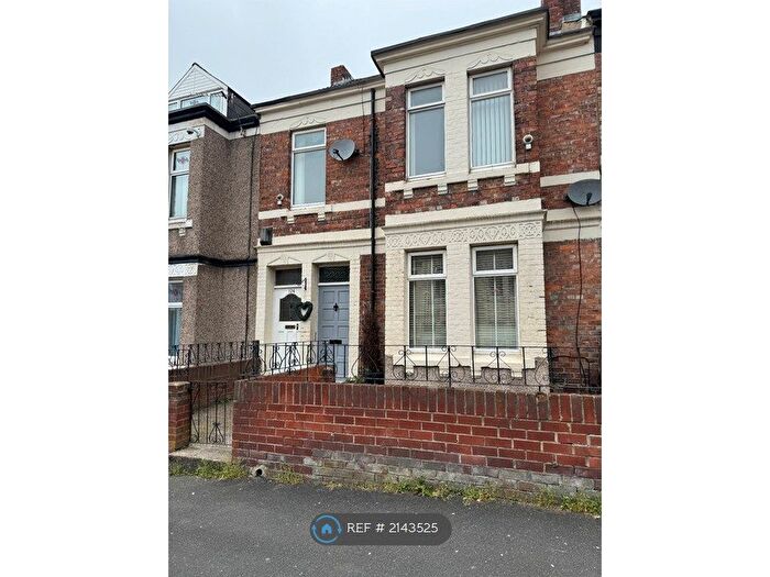 2 Bedroom Flat To Rent In Woodbine Street, Gateshead, NE8