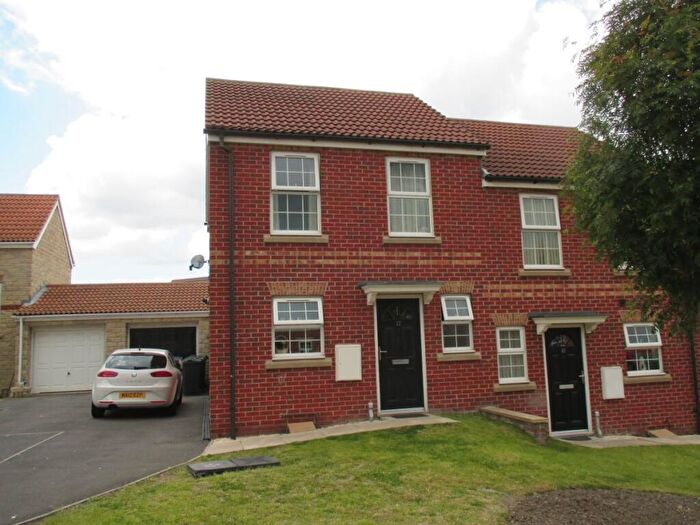 2 Bedroom Semi-Detached House To Rent In Stonefont Grove, Grimethorpe, S72
