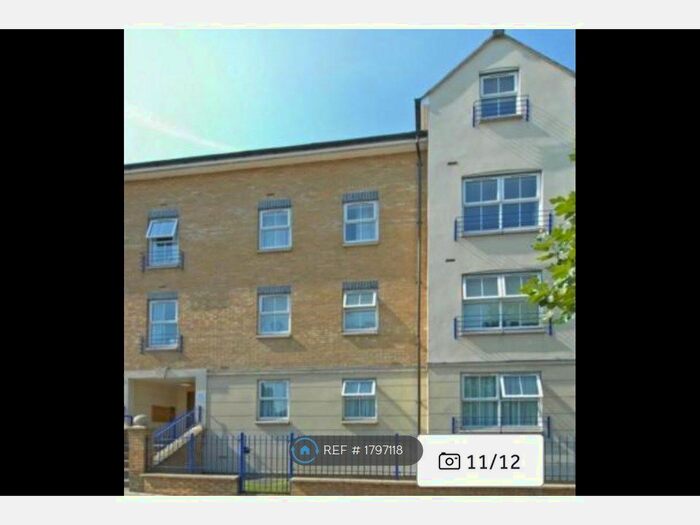 2 Bedroom Flat To Rent In Richmond Road, Kingston Upon Thames, KT2