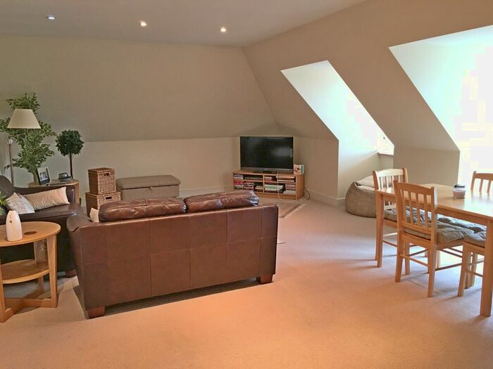 2 Bedroom Flat To Rent In Gainsborough Court Kingston Road, Ewell, KT19