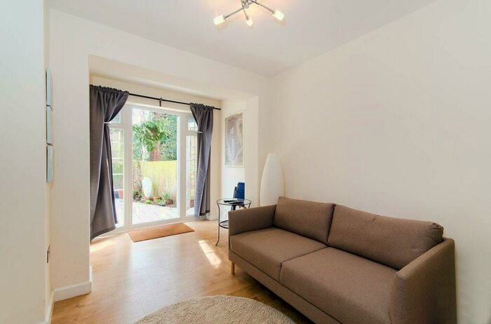 1 Bedroom Flat To Rent In Westbury Lodge Close, Pinner, HA5