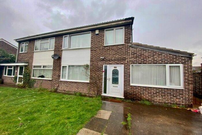 3 Bedroom Property To Rent In Fleet Close, Nottingham, NG7