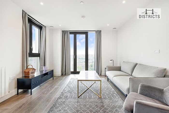 2 Bedroom Flat To Rent In Menara Point, Twelvetrees Park, E16