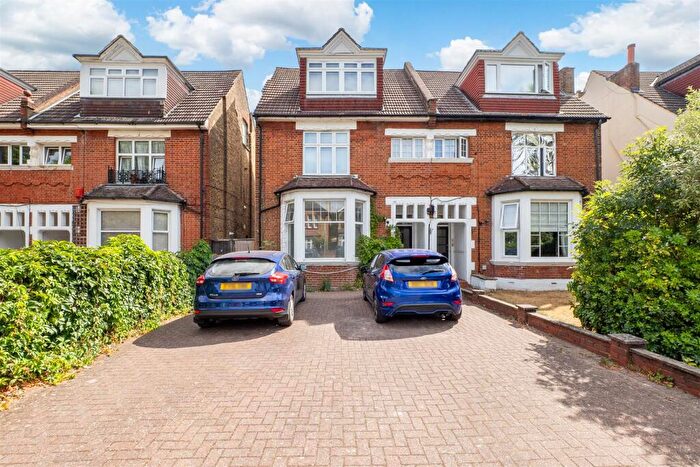 2 Bedroom Flat For Sale In Sherwood Park Road, Sutton, SM1