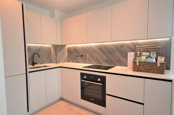 1 Bedroom Flat To Rent In Artesian House, Memorial Avenue, Slough, SL1