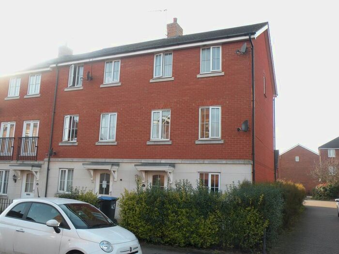 4 Bedroom Terraced House To Rent In Dragon Road, Hatfield, AL10