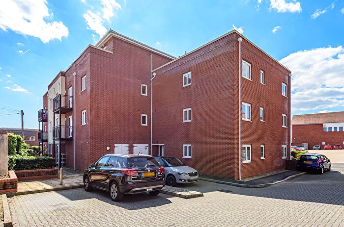 1 Bedroom Flat For Sale In Clarkes Court, Quay Street, Fareham, Hampshire, PO16