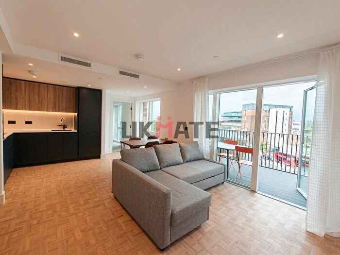 2 Bedroom Flat To Rent In Danvers Avenue, SW11