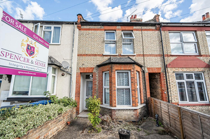 3 Bedroom Terraced House For Sale In Crescent Road, Barnet, EN4