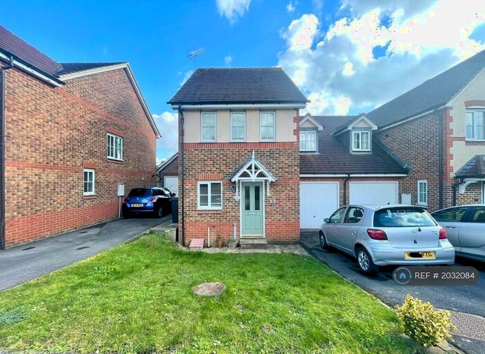 3 Bedroom Detached House To Rent In Newhurst Park, Hilperton, Trowbridge, BA14