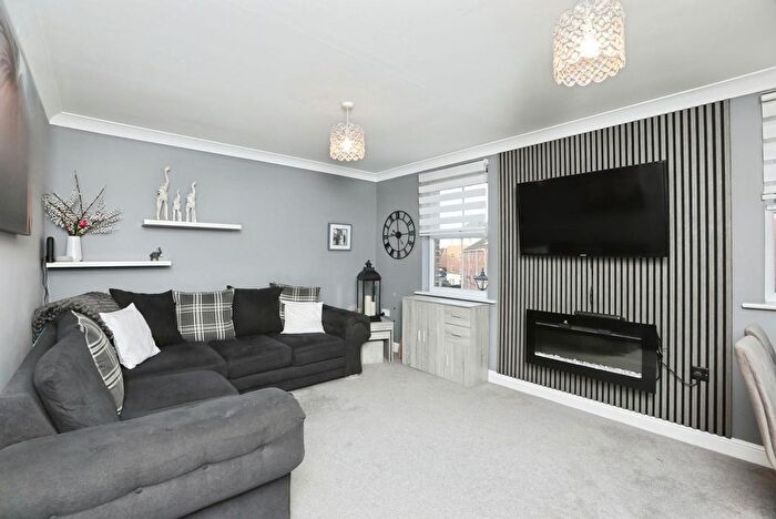 2 Bedroom Flat For Sale In Amethyst Drive, Sittingbourne, Kent, ME10