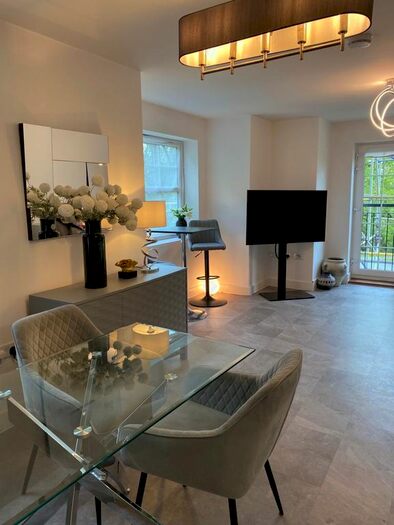 2 Bedroom Flat To Rent In Redland Way, Bricket Wood, St. Albans, AL2