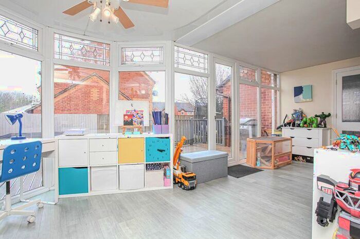 4 Bedroom Detached House For Sale In Coopers Gate, Banbury, OX16