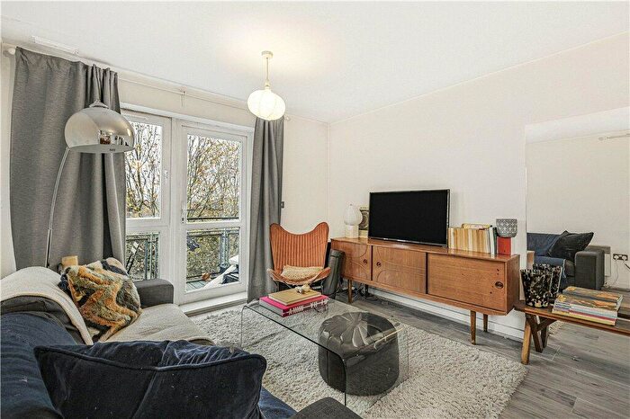 1 Bedroom Apartment For Sale In Harry Zeital Way, London, E5