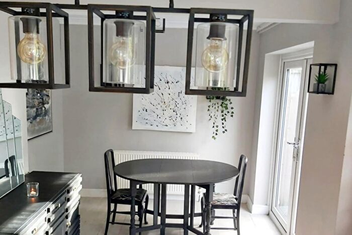 4 Bedroom Detached Bungalow For Sale In Hall Drive, Burley In Wharfedale, LS29