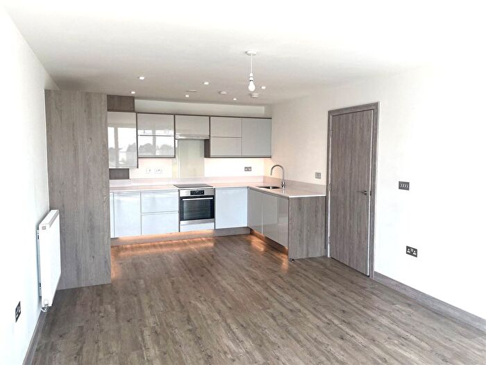 2 Bedroom Flat To Rent In West Castle Street, Upper Heyford, Bicester, Oxfordshire, OX25