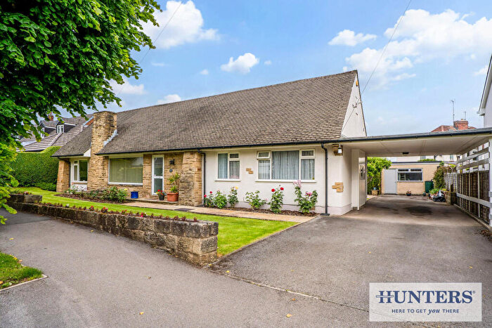 3 Bedroom Bungalow For Sale In Hawksworth Avenue, Guiseley, Leeds, LS20