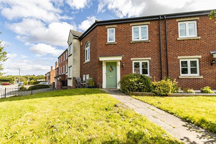 3 Bedroom Semi-Detached House For Sale In Southdown Close, Doe Lea, Chesterfield, S44