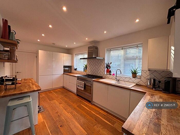4 Bedroom Bungalow To Rent In Colin Close, West Wickham, BR4