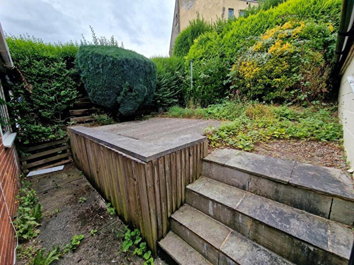 2 Bedroom Bungalow For Sale In Craven Drive, Cleckheaton, BD19