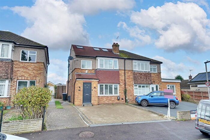 4 Bedroom Semi-Detached House For Sale In Huggins Lane, Welham Green, North Mymms, Hatfield, AL9