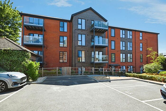 1 Bedroom Flat To Rent In Wellington Road, Wokingham, Berkshire, RG40