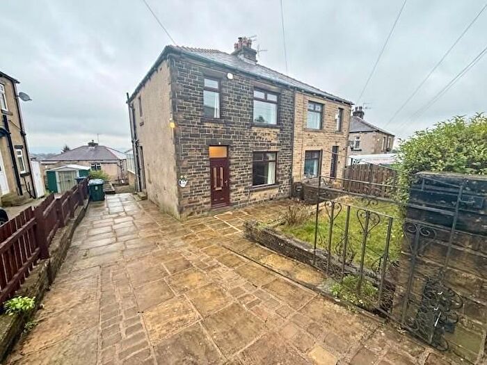 3 Bedroom Semi-Detached House For Sale In Blakehill Avenue, Eccleshill, BD2