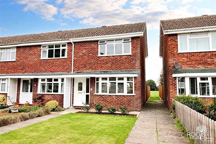 2 Bedroom End Of Terrace House For Sale In Wilmot Walk, Newbury, Berkshire, RG14
