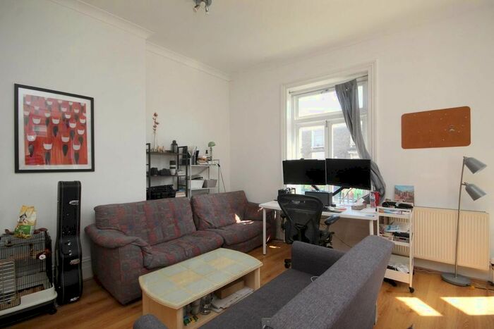 1 Bedroom Flat To Rent In North End Road, London, SW6