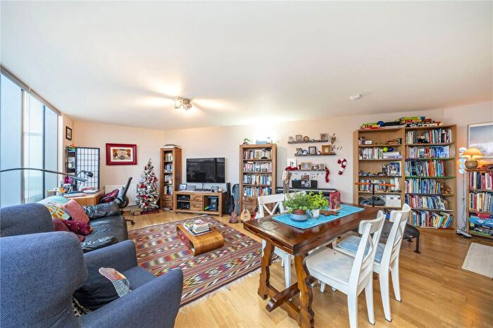 3 Bedroom Apartment For Sale In Little Thames Walk, Deptford, London, SE8