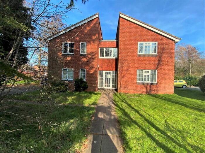 Studio To Rent In Ebourne Close, Kenilworth CV8