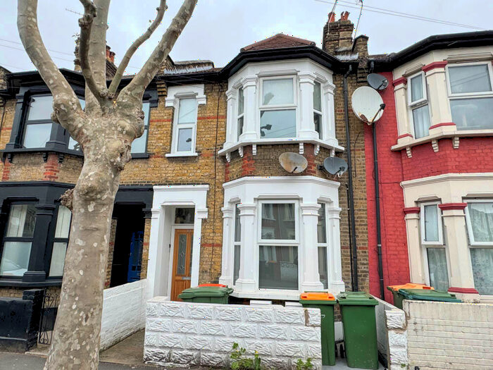 1 Bedroom Flat To Rent In Crofton Road, Plaistow, E13